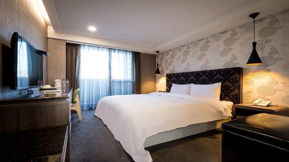Zaw Jung Business Hotel Тайчжун Экстерьер фото