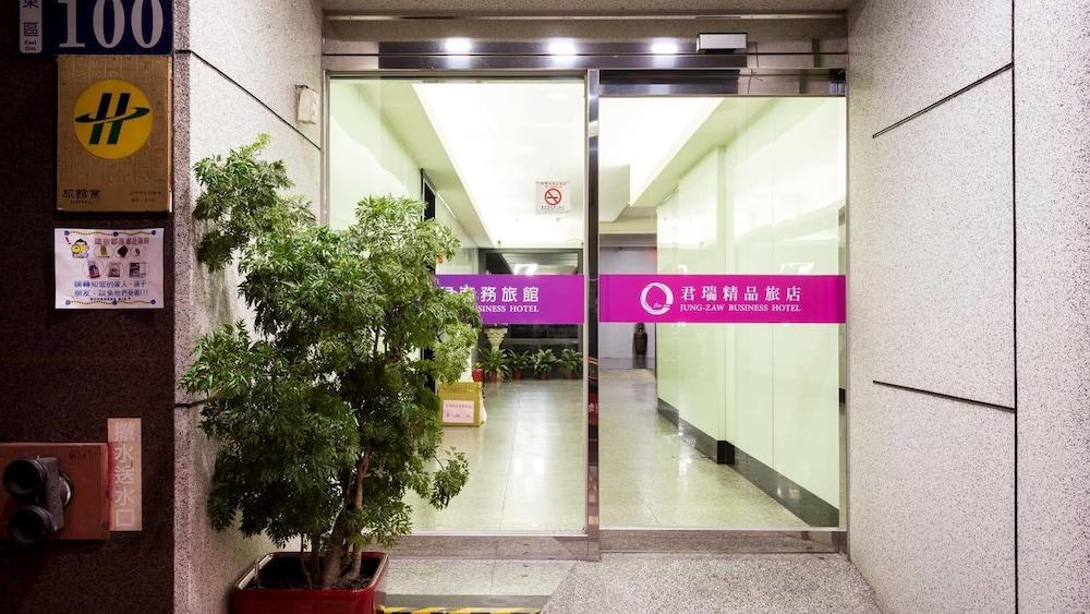 Zaw Jung Business Hotel Тайчжун Экстерьер фото