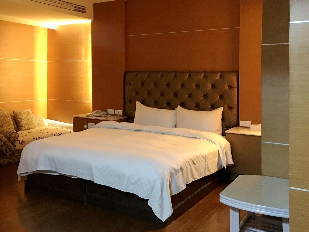 Zaw Jung Business Hotel Тайчжун Экстерьер фото