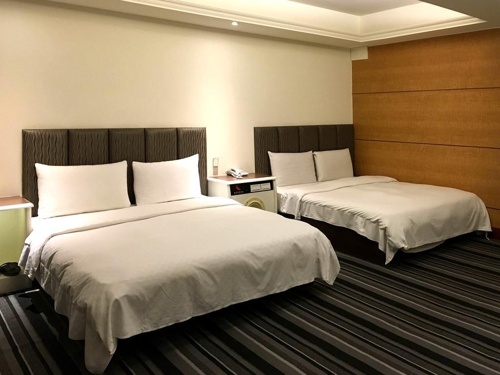 Zaw Jung Business Hotel Тайчжун Экстерьер фото