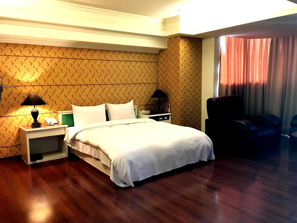 Zaw Jung Business Hotel Тайчжун Экстерьер фото