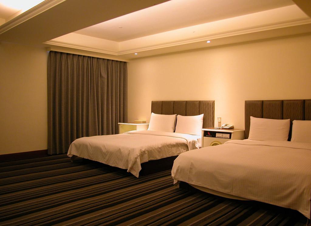 Zaw Jung Business Hotel Тайчжун Экстерьер фото